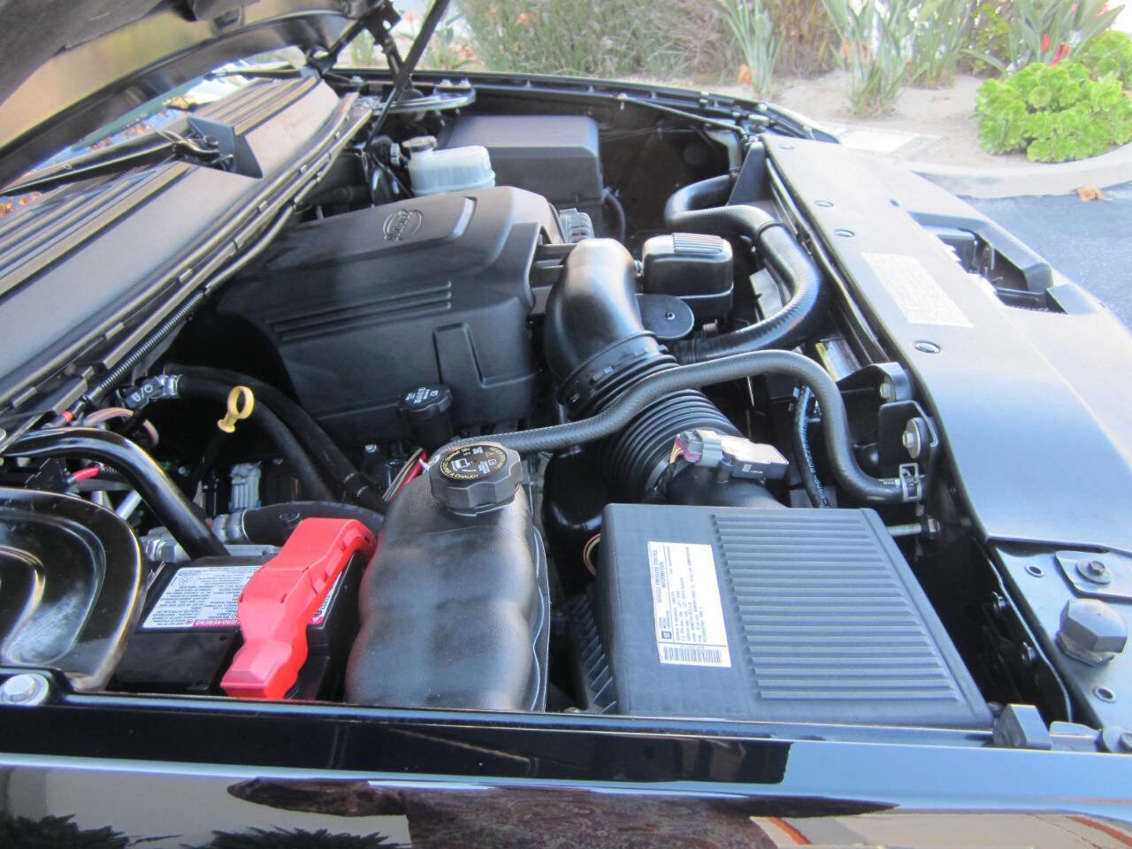 Used 2009 Cadillac Escalade Base AWD 4dr SUV w/V8 Ultra Lu image 14