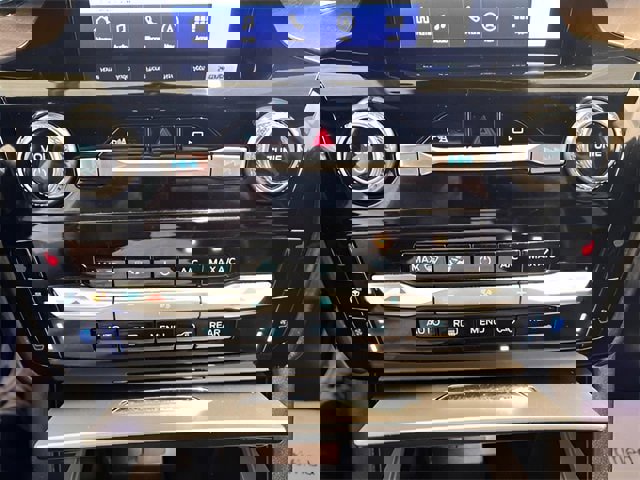 Used 2022 Ford Explorer Platinum w/ Equipment Group 601A image 36