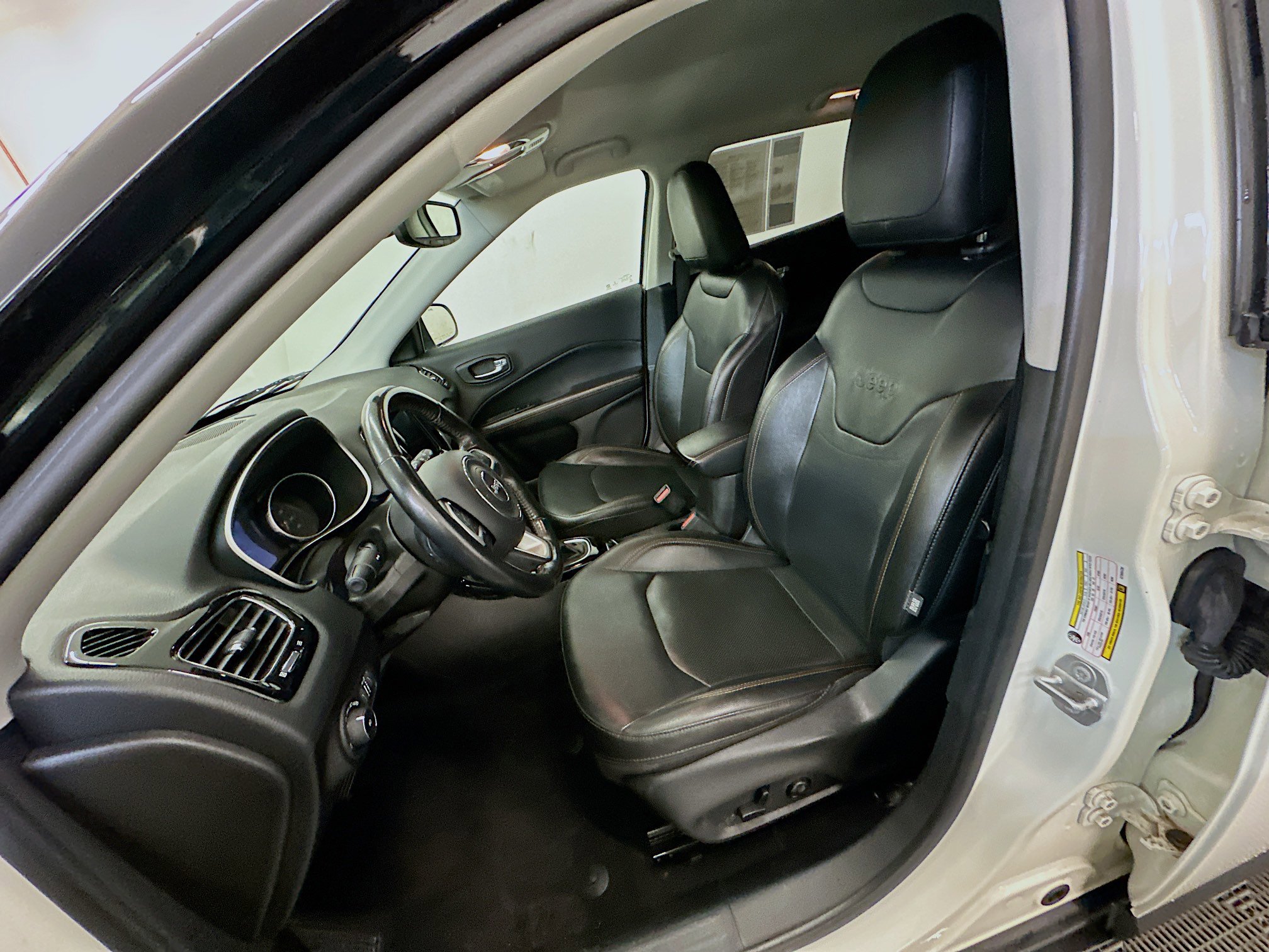 Used 2019 Jeep Compass Limited image 13