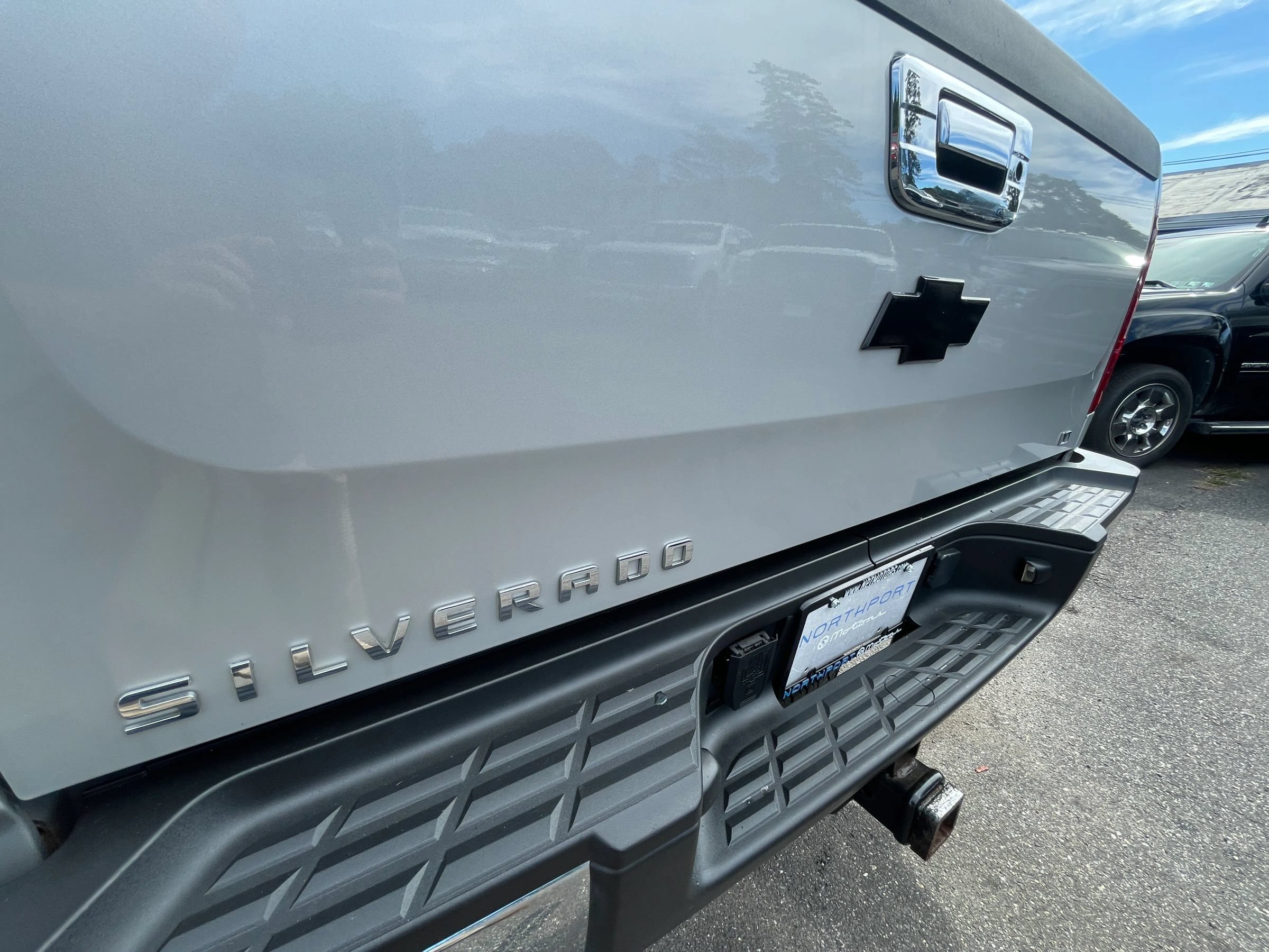 Used 2010 Chevrolet Silverado 2500 LT w/ Interior Plus Package AWD/4WD image 36