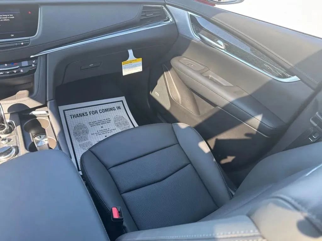 New 2026 Cadillac XT5 Premium Luxury w/ LPO, Red Accent Package AWD/4WD image 21
