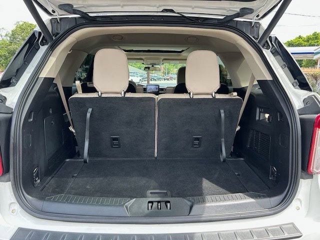 Used 2021 Ford Explorer XLT w/ Equipment Group 202A AWD/4WD image 10