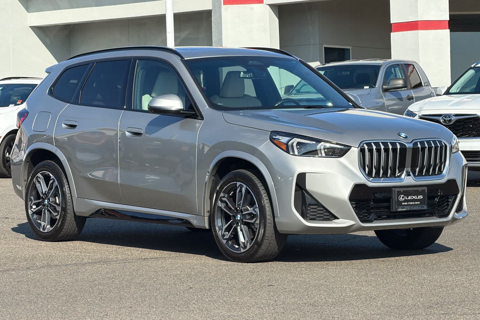 Used 2023 BMW X1 xDrive28i w/ Premium Package AWD/4WD image 5