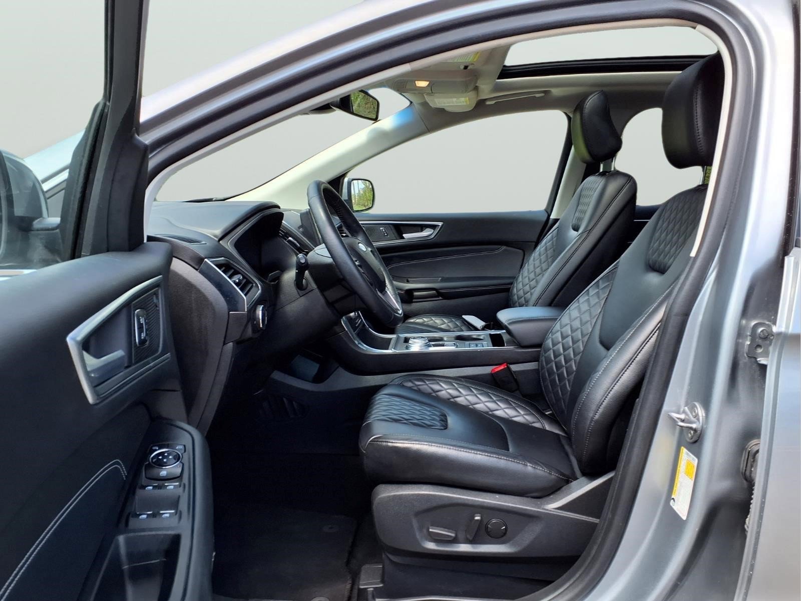 Used 2024 Ford Edge Titanium AWD/4WD image 14