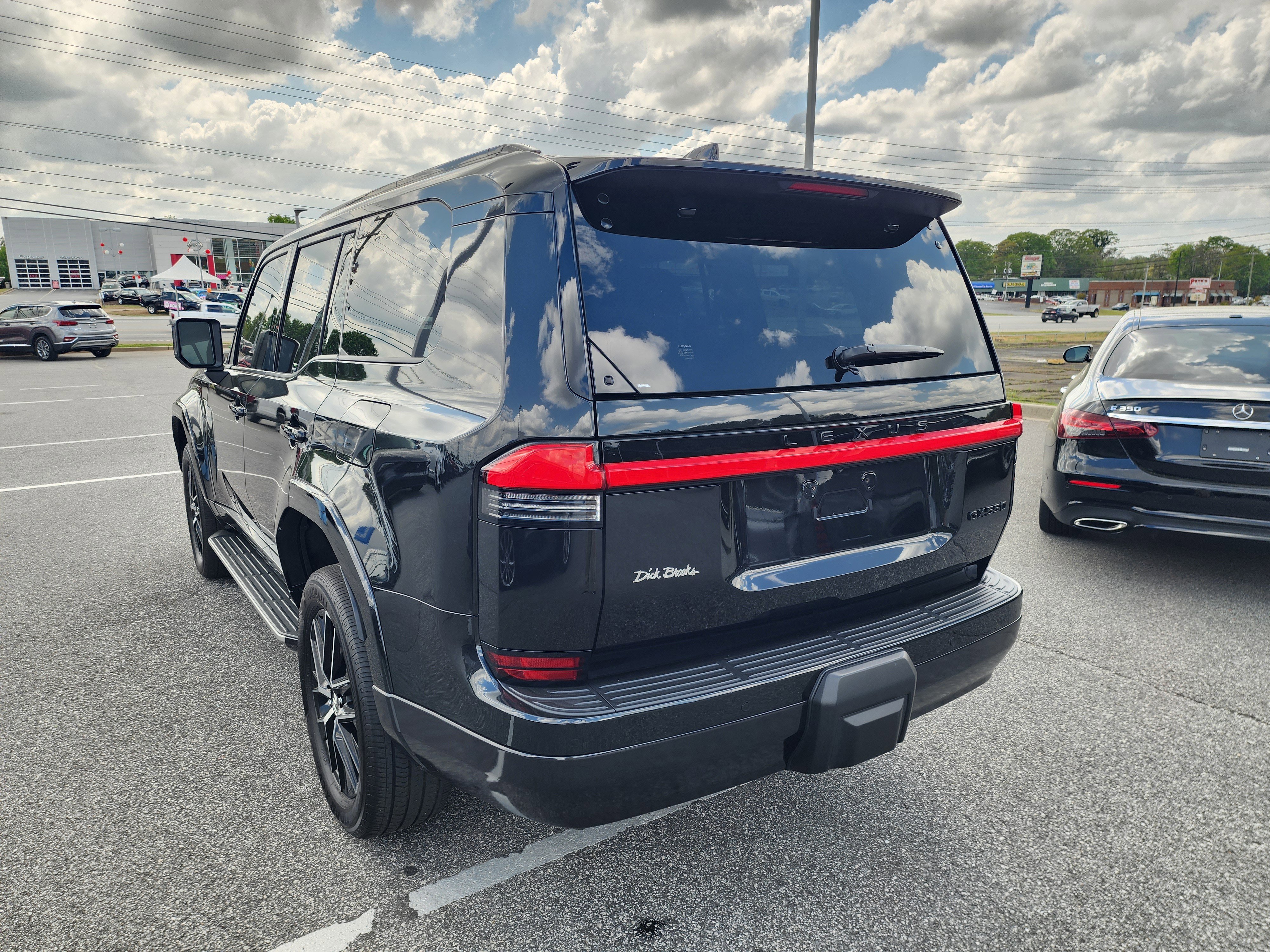 Used 2024 Lexus GX 550 w/ Accessory Package (2T) AWD/4WD image 7