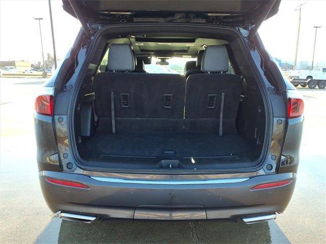 Used 2023 Buick Enclave Essence image 24