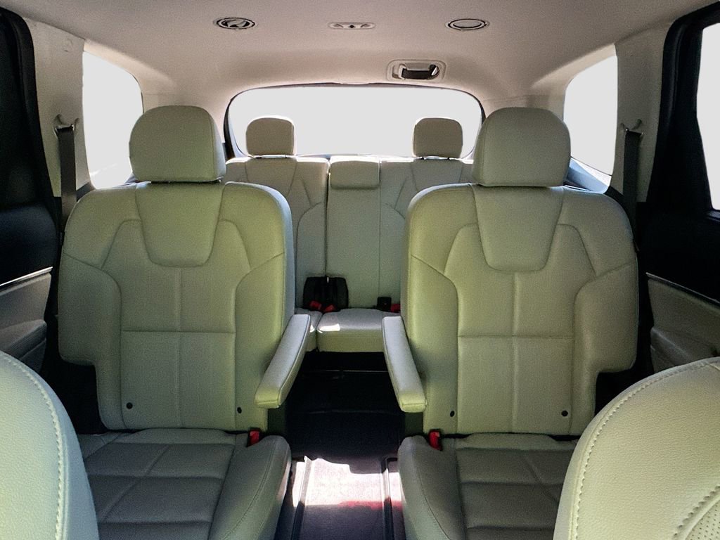 Used 2024 Kia Telluride EX w/ EX Captain's Chair Package FWD image 32