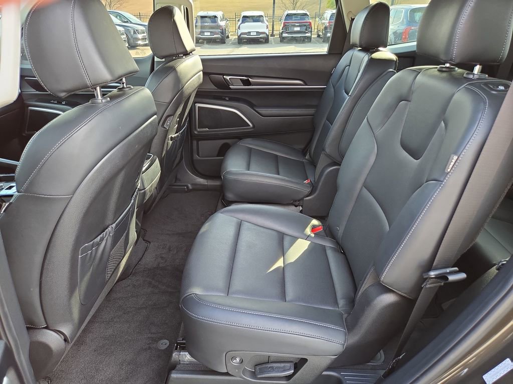 Certified 2023 Kia Telluride S image 19