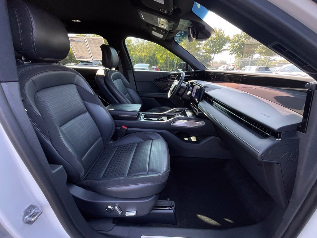 Used 2024 Lincoln Nautilus Reserve w/ Jet Appearance Package (87T) AWD/4WD image 29