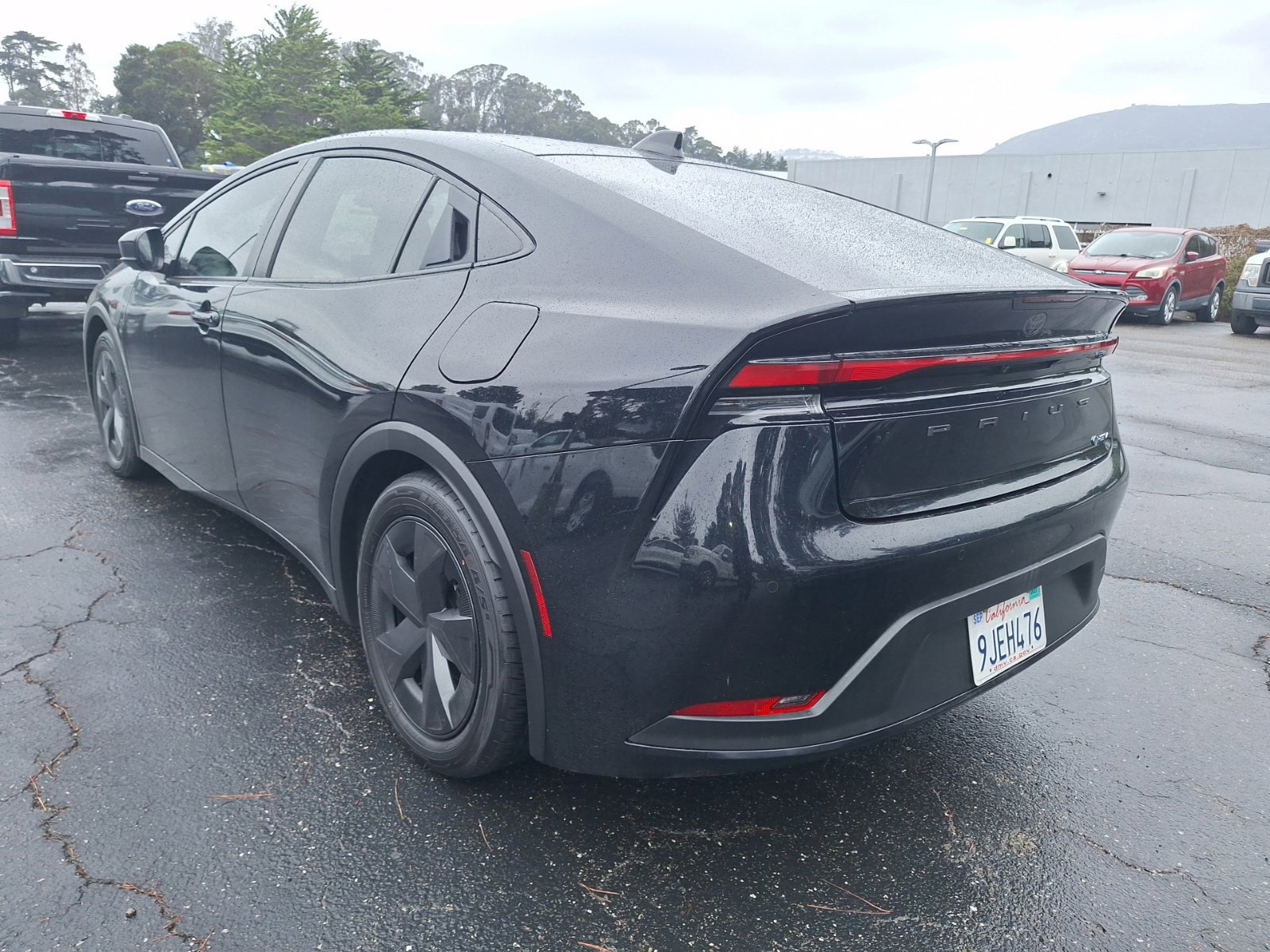 Used 2023 Toyota Prius LE FWD image 5