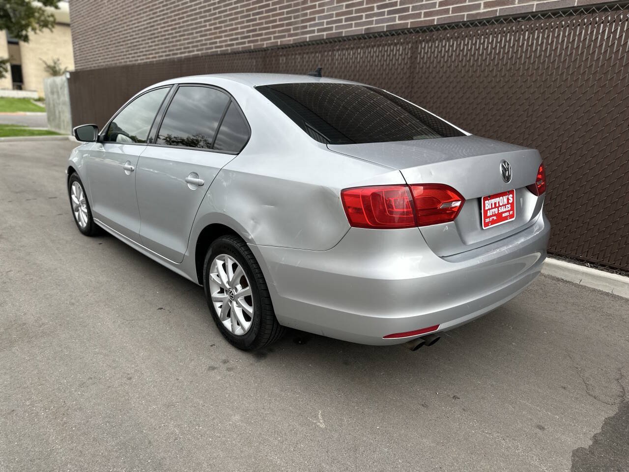 Used 2011 Volkswagen Jetta SE FWD image 4