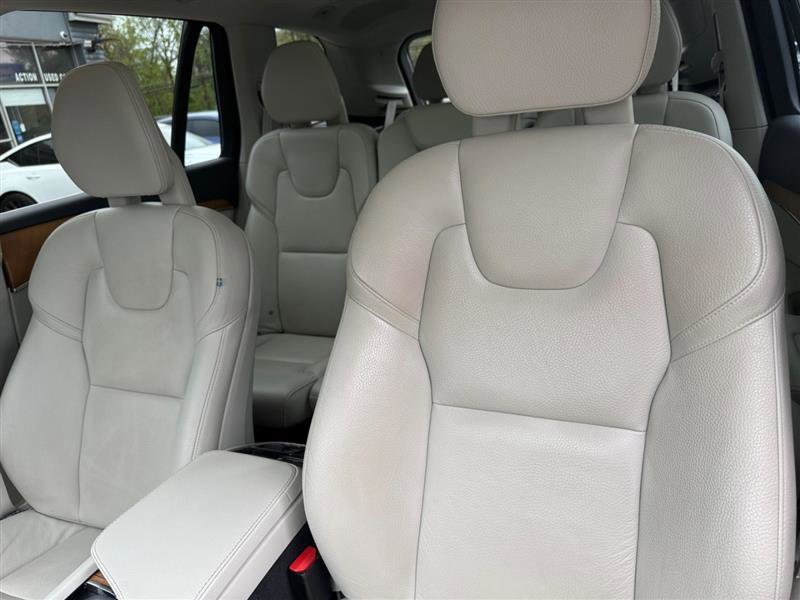 Used 2021 Volvo XC90 T6 Momentum w/ Climate Package AWD/4WD image 11