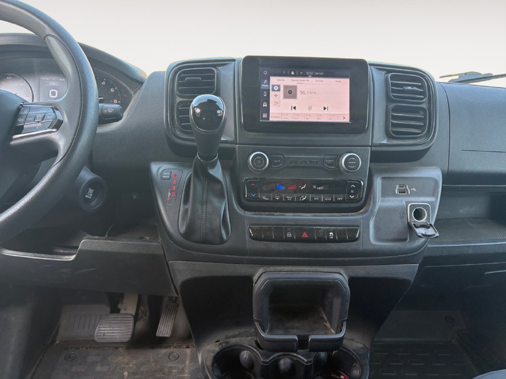 Used 2025 RAM ProMaster 2500 w/ Convenience Group FWD image 10