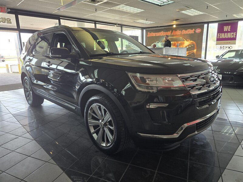 Used 2019 Ford Explorer Limited w/ Class III Trailer Tow Package AWD/4WD image 3