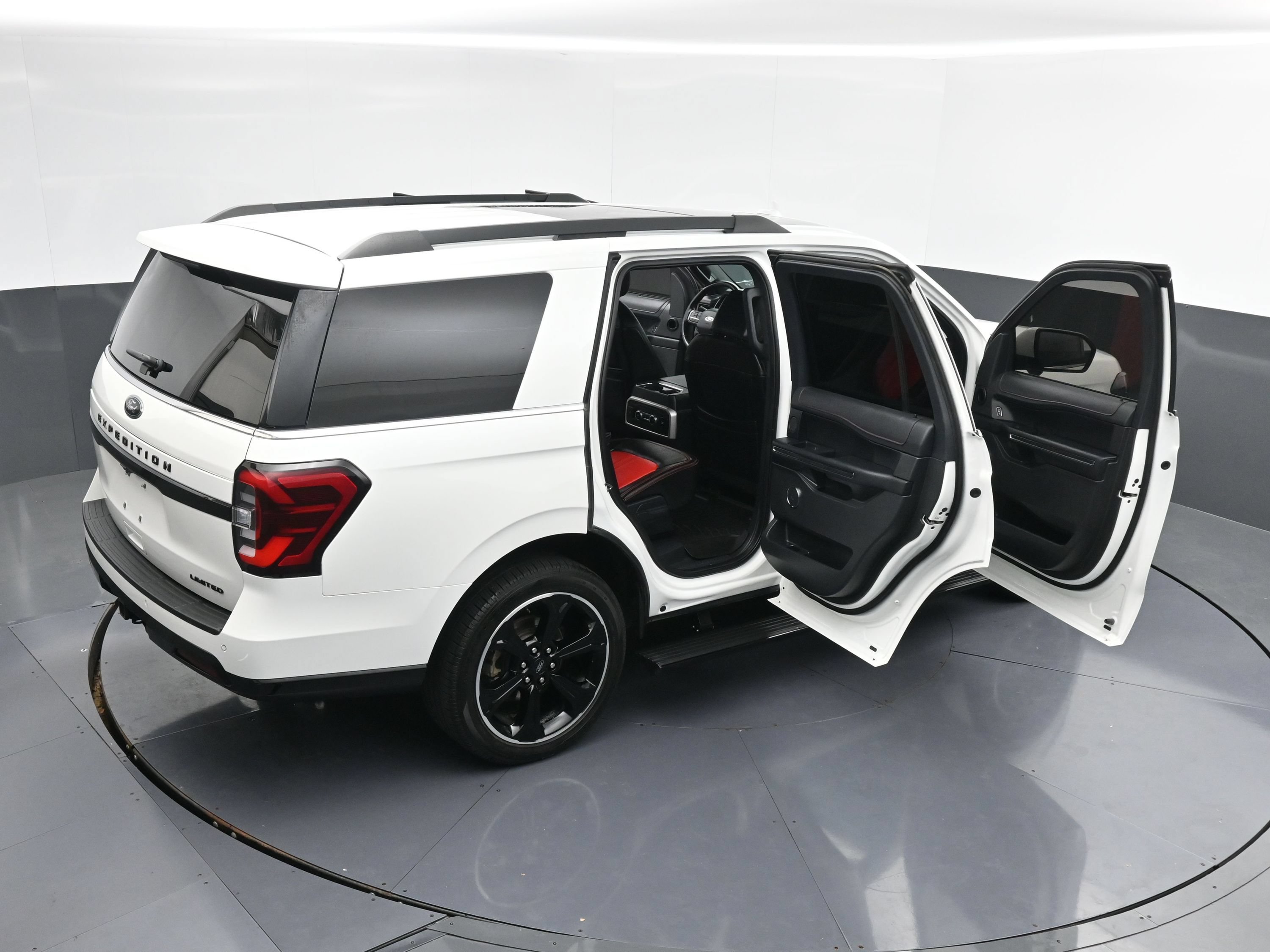 Used 2023 Ford Expedition Limited RWD image 47