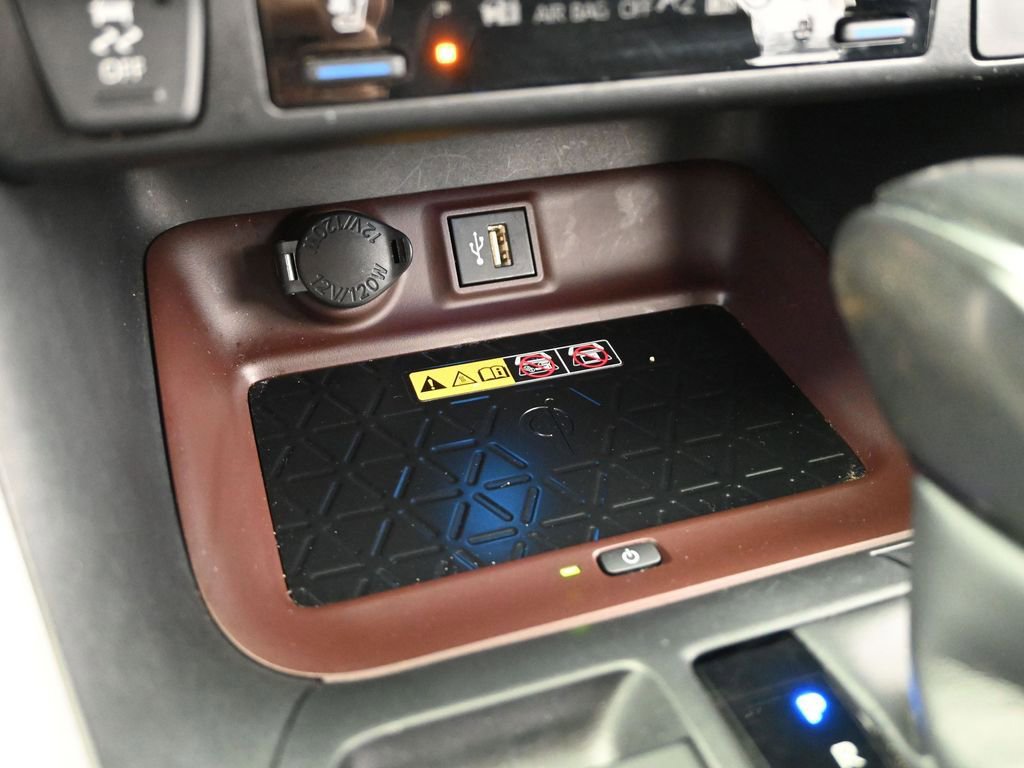 Used 2023 Toyota RAV4 Limited image 21