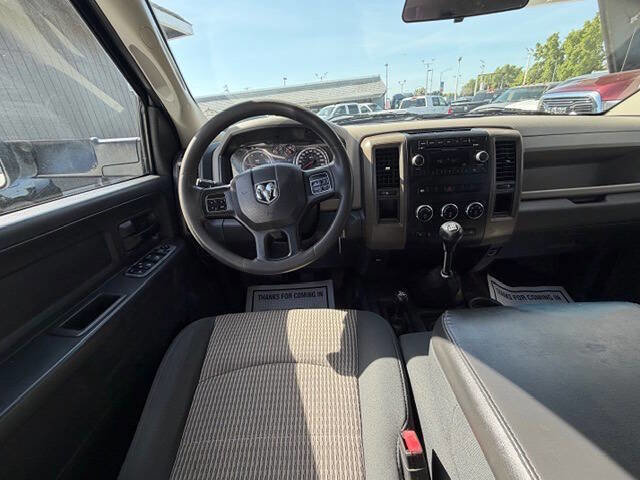 Used 2012 RAM 3500 ST w/ ST Decor Group AWD/4WD image 15