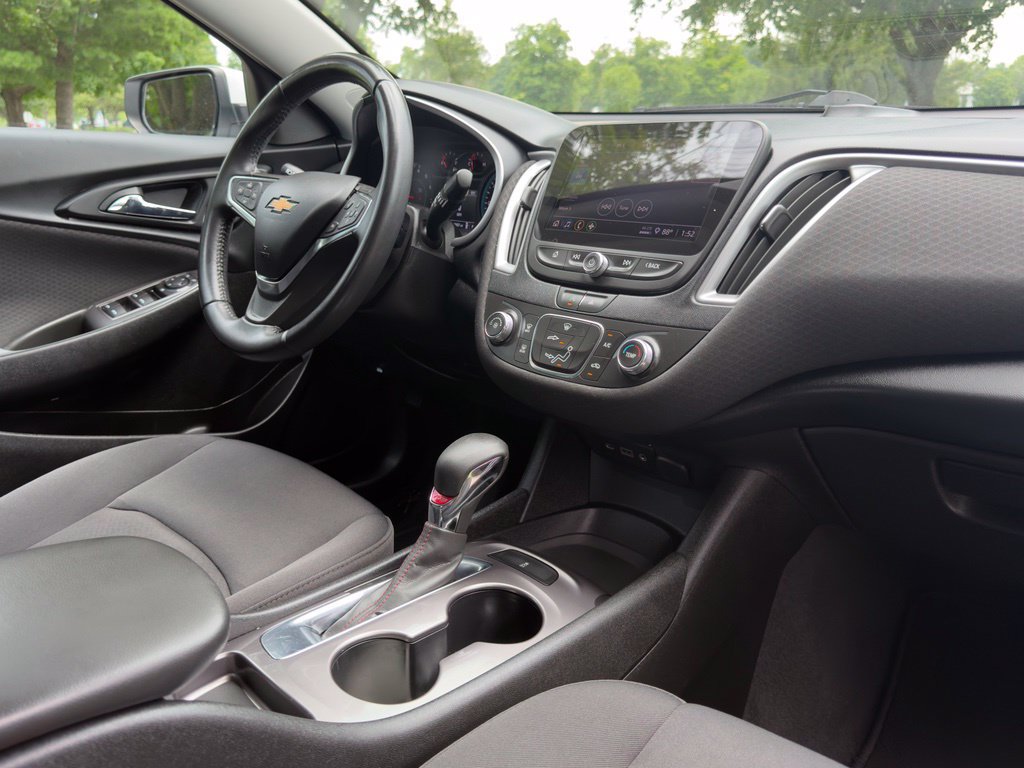Used 2021 Chevrolet Malibu RS FWD image 26