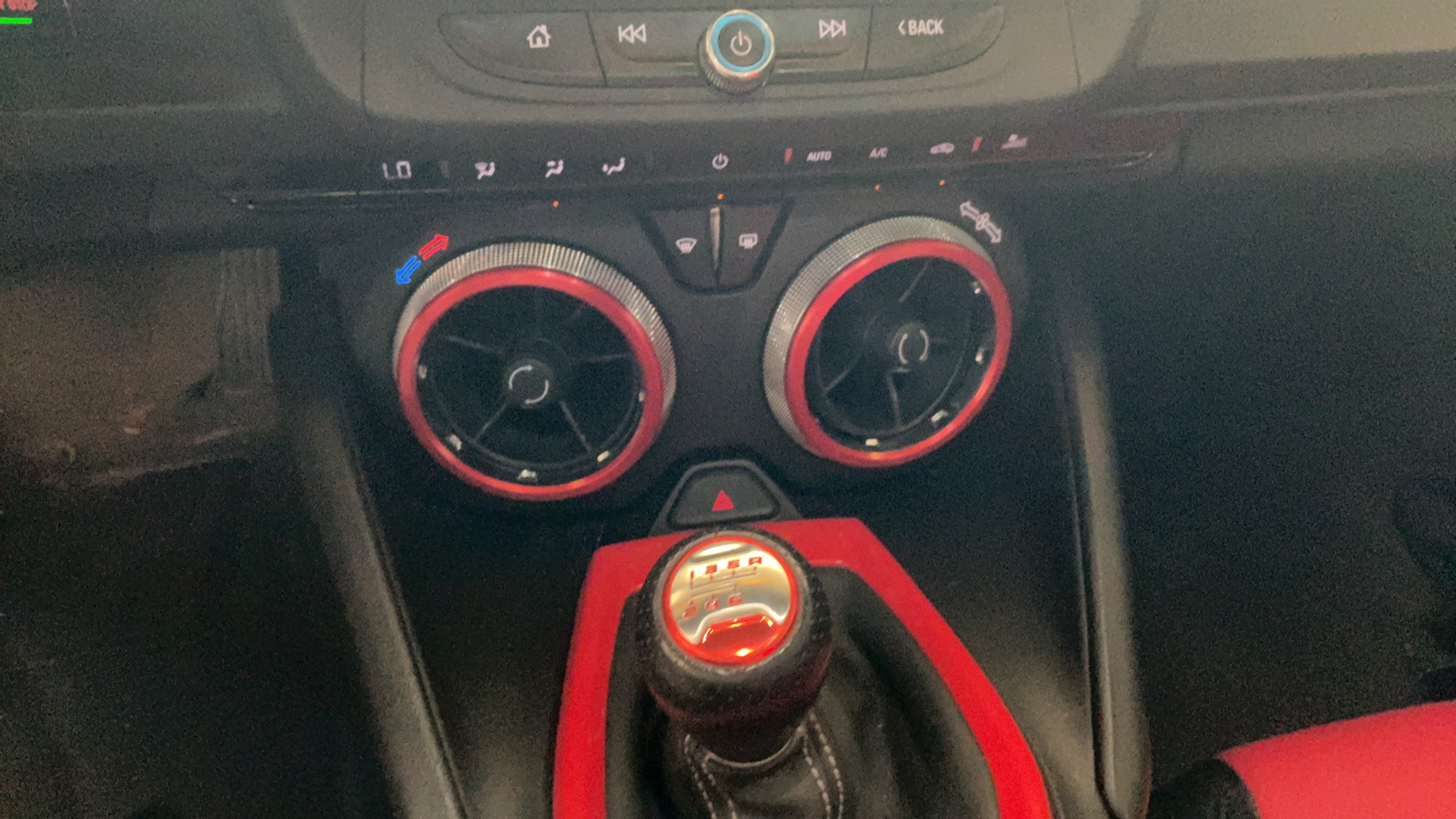 Used 2021 Chevrolet Camaro LT w/ Technology Package RWD image 12