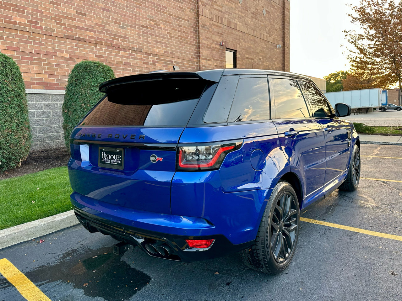 Used 2015 Land Rover Range Rover Sport SVR image 22