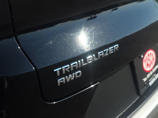 Used 2025 Chevrolet TrailBlazer LT AWD/4WD image 33