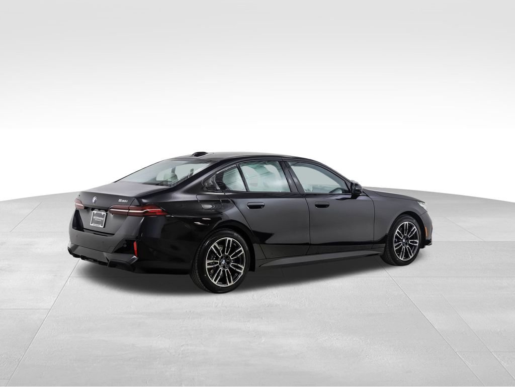 Certified 2025 BMW 530i xDrive w/ M Sport Package image 5