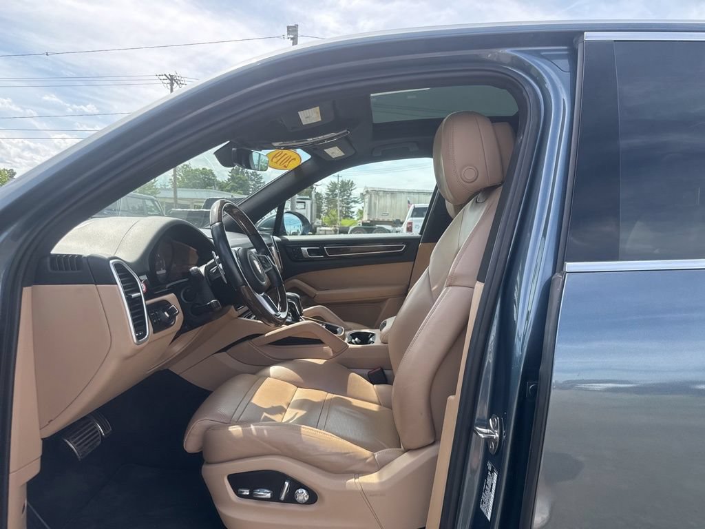 Used 2019 Porsche Cayenne S AWD/4WD image 24