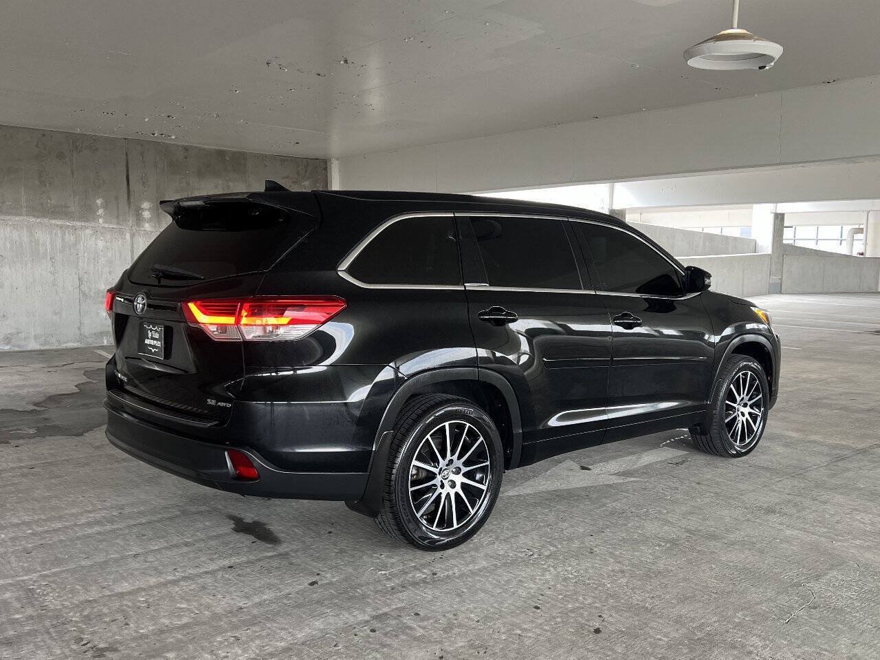 Used 2018 Toyota Highlander SE w/ Protection Package #3 AWD/4WD image 11
