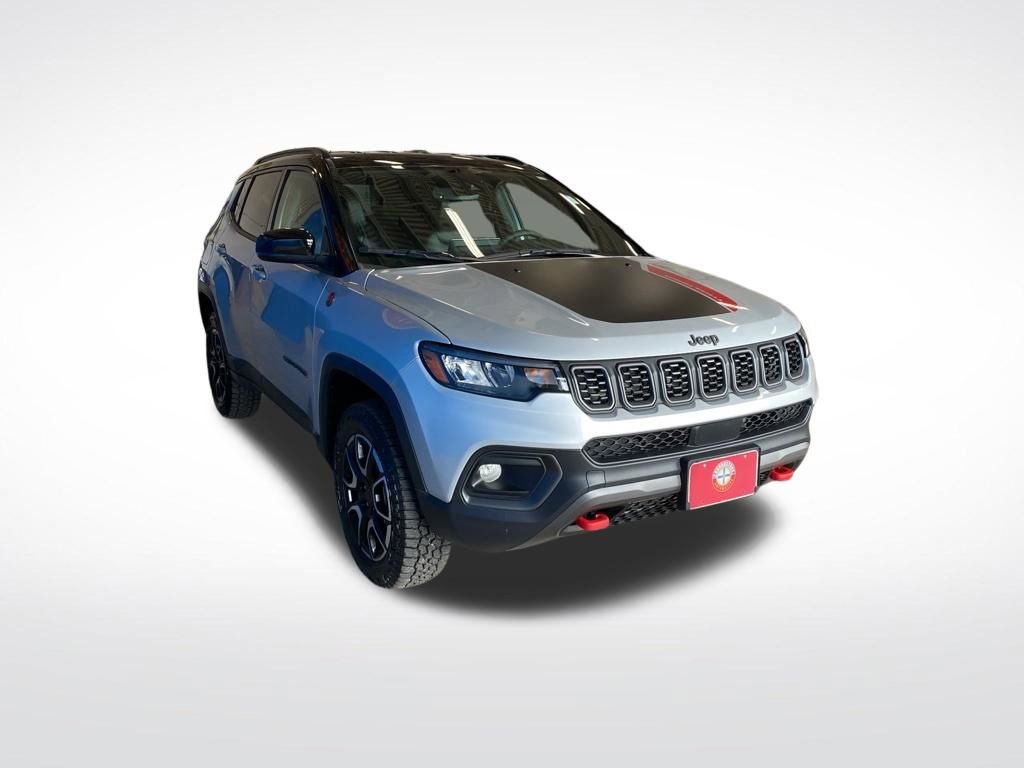 Used 2025 Jeep Compass Trailhawk AWD/4WD image 15