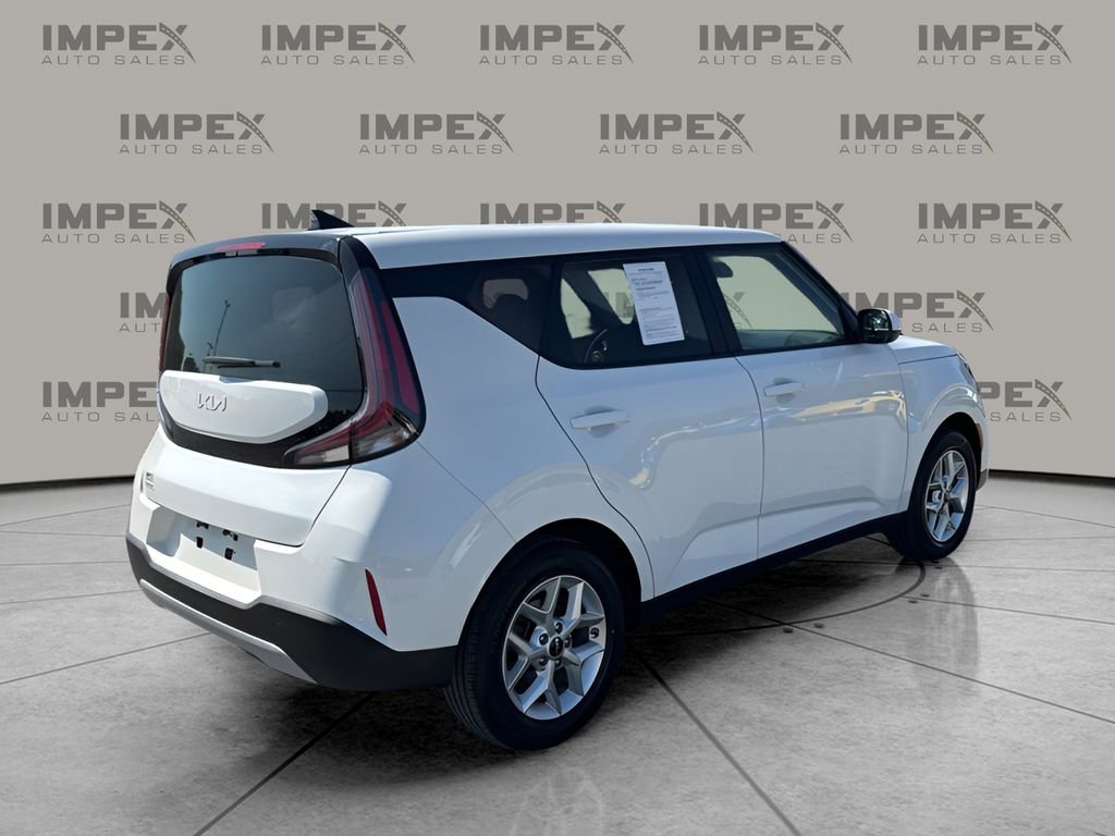 Used 2024 Kia Soul LX w/ Option Group 015 image 5
