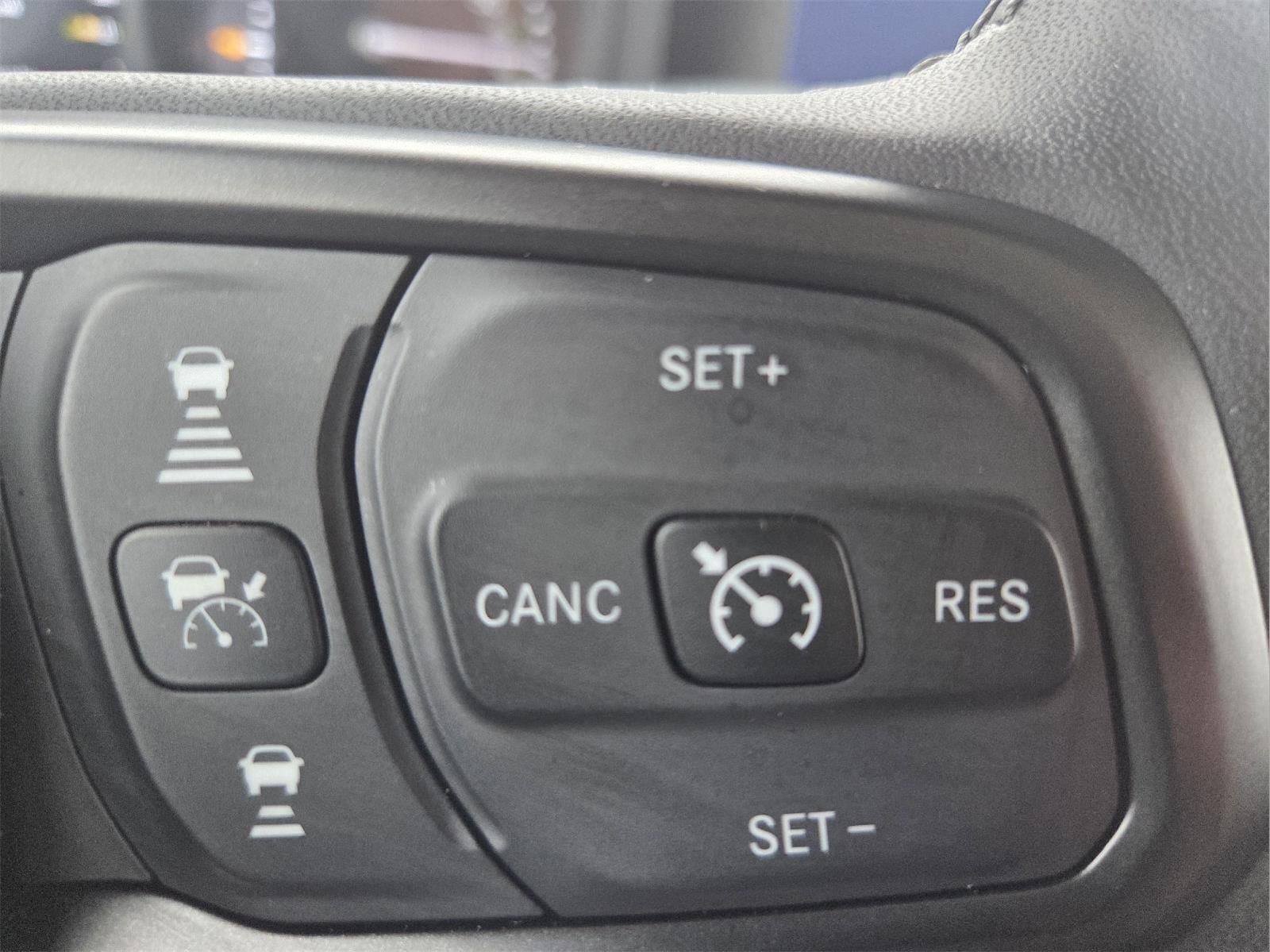 Used 2025 Jeep Wrangler Willys image 58