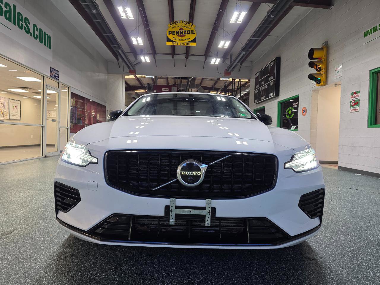 Used 2023 Volvo S60 T8 Plus AWD/4WD image 3