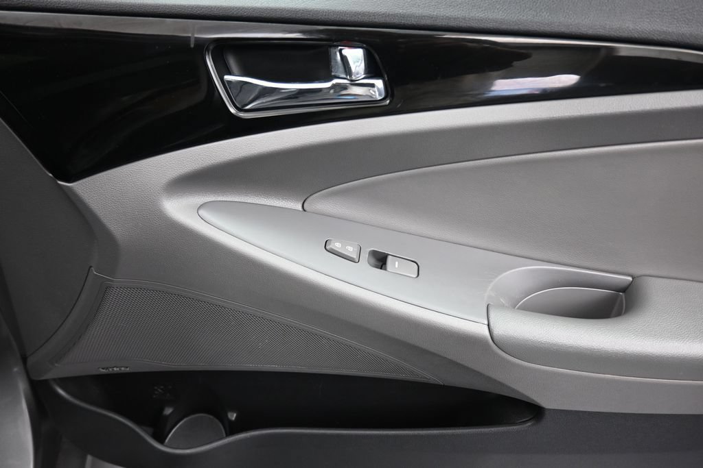 Used 2013 Hyundai Sonata Limited w/ Premium Pkg FWD image 42