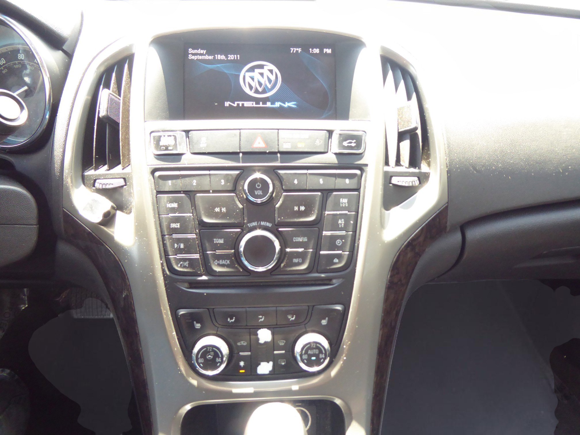 Used 2012 Buick Verano Leather FWD image 13