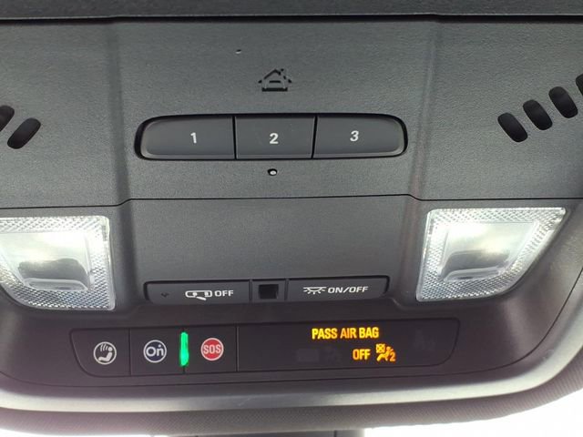 Used 2023 Buick Enclave Essence image 34