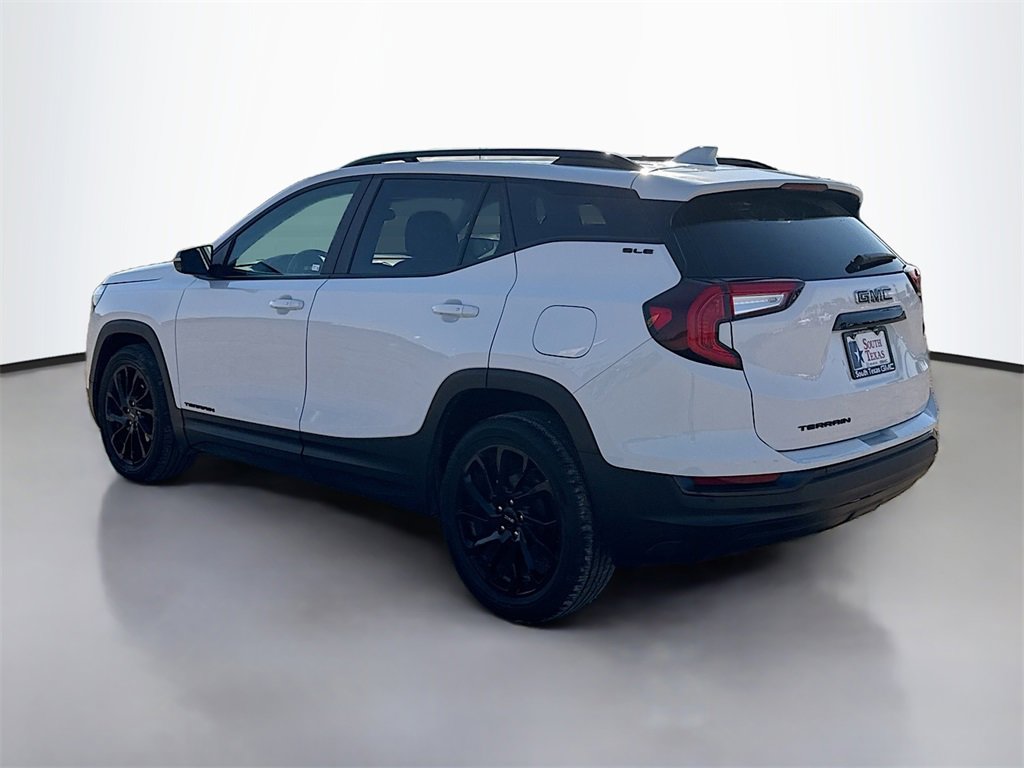 Used 2024 GMC Terrain SLE w/ Driver Convenience Package image 5