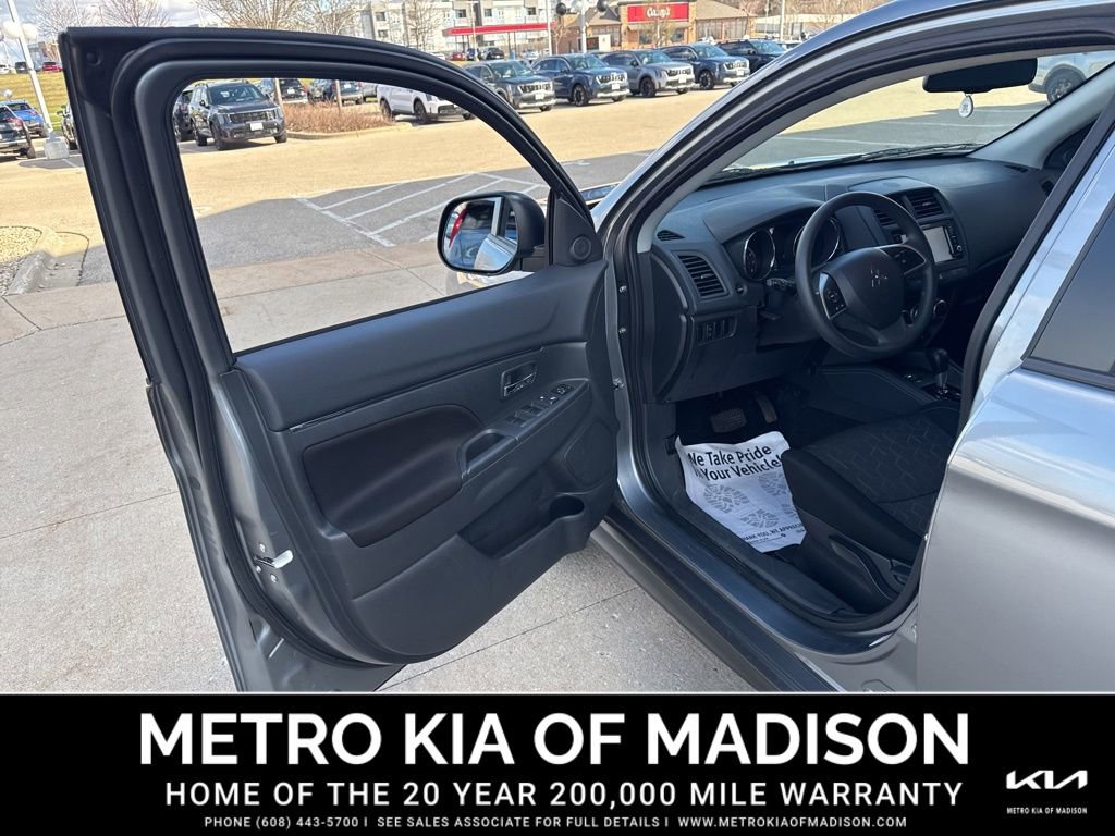 Used 2025 Mitsubishi Outlander Sport ES image 10