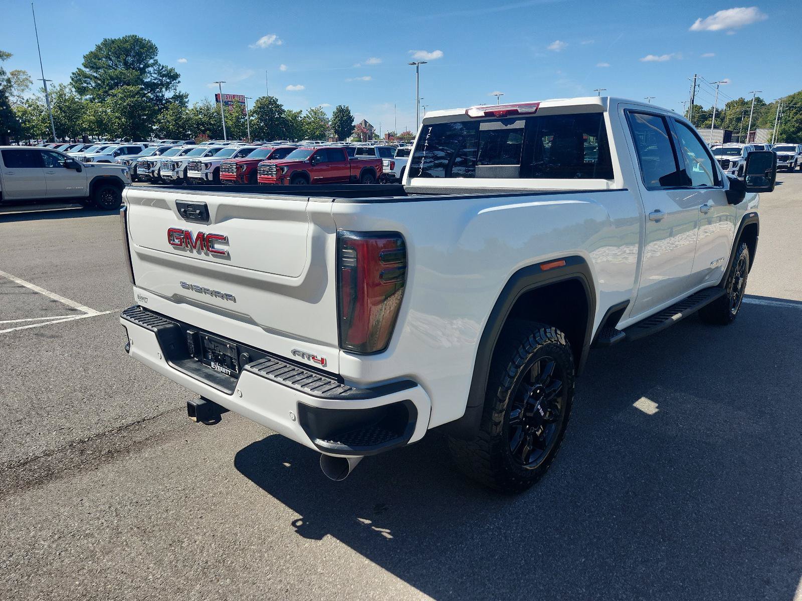 Used 2026 GMC Sierra 2500 AT4 w/ AT4 Premium Plus Package AWD/4WD image 3