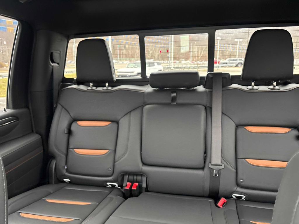 Used 2025 GMC Sierra 2500 AT4 w/ AT4 Premium Plus Package image 26