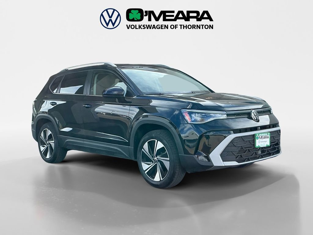 Used 2025 Volkswagen Taos SE w/ Panoramic Sunroof Package image 7