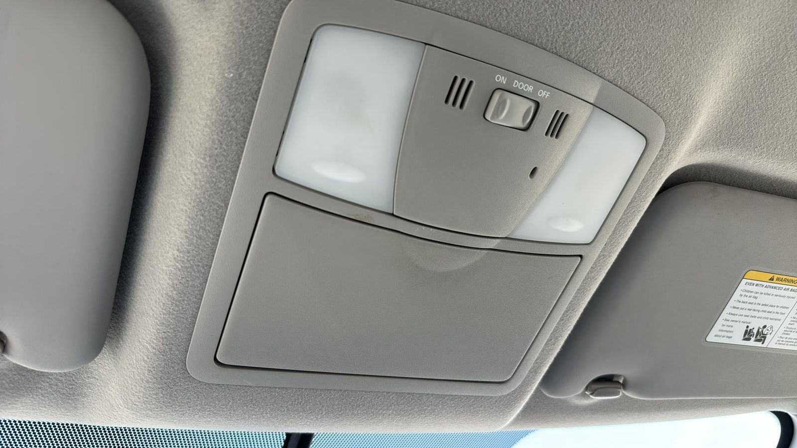 Used 2011 Nissan Leaf SL image 23