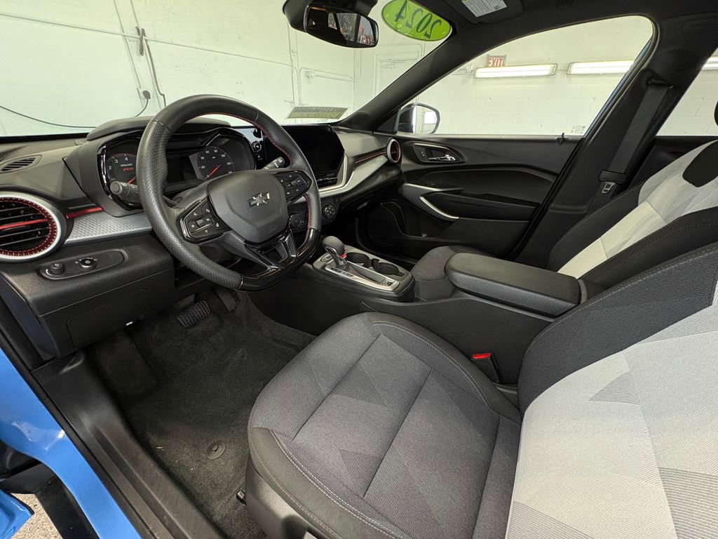 Used 2024 Chevrolet Trax RS w/ Driver Confidence Package image 14