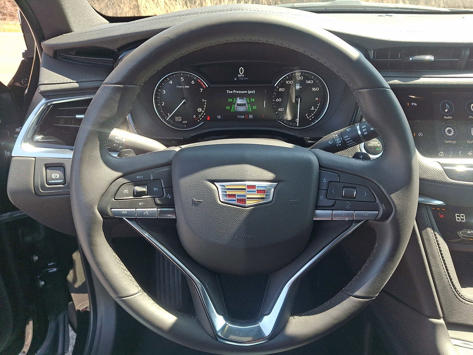 Used 2025 Cadillac XT6 Luxury AWD/4WD image 22