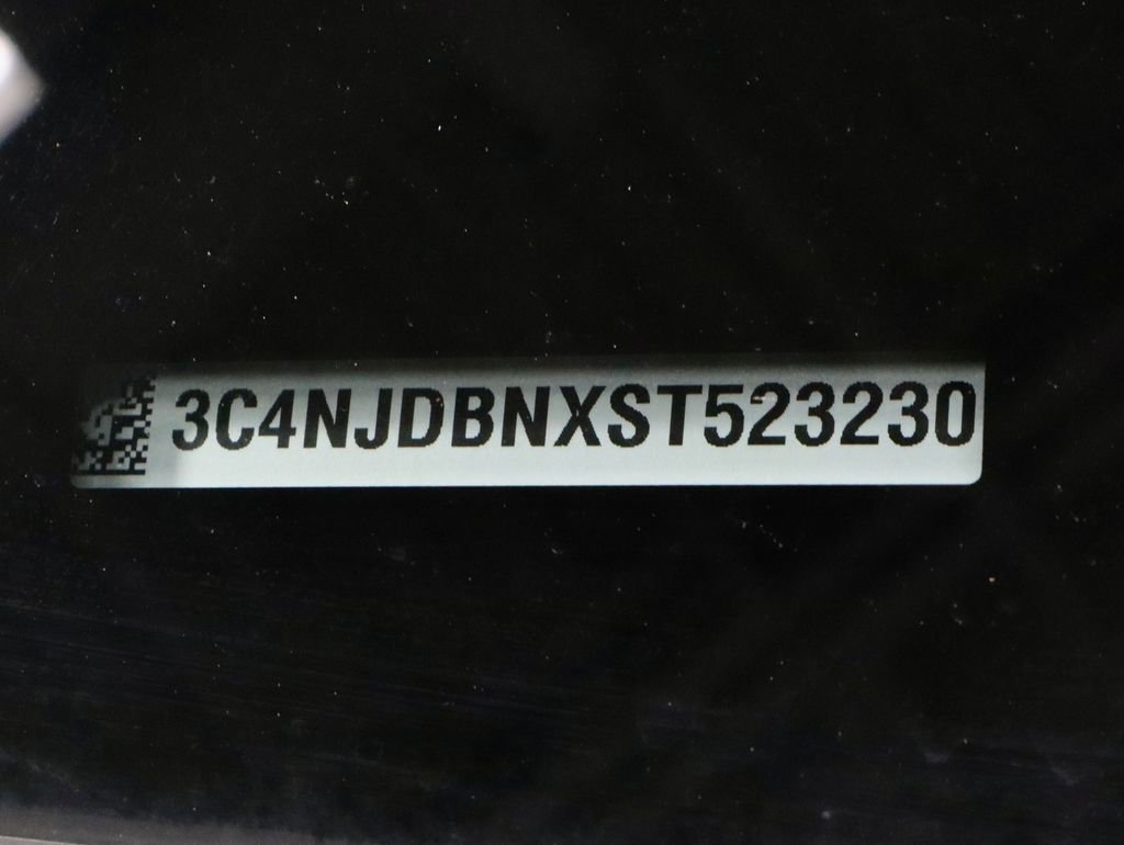 Used 2025 Jeep Compass Latitude AWD/4WD image 31
