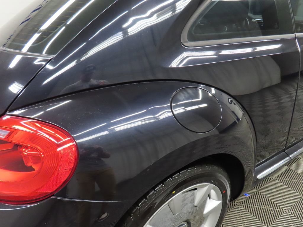 Used 2013 Volkswagen Beetle 2.5 Fender FWD image 28