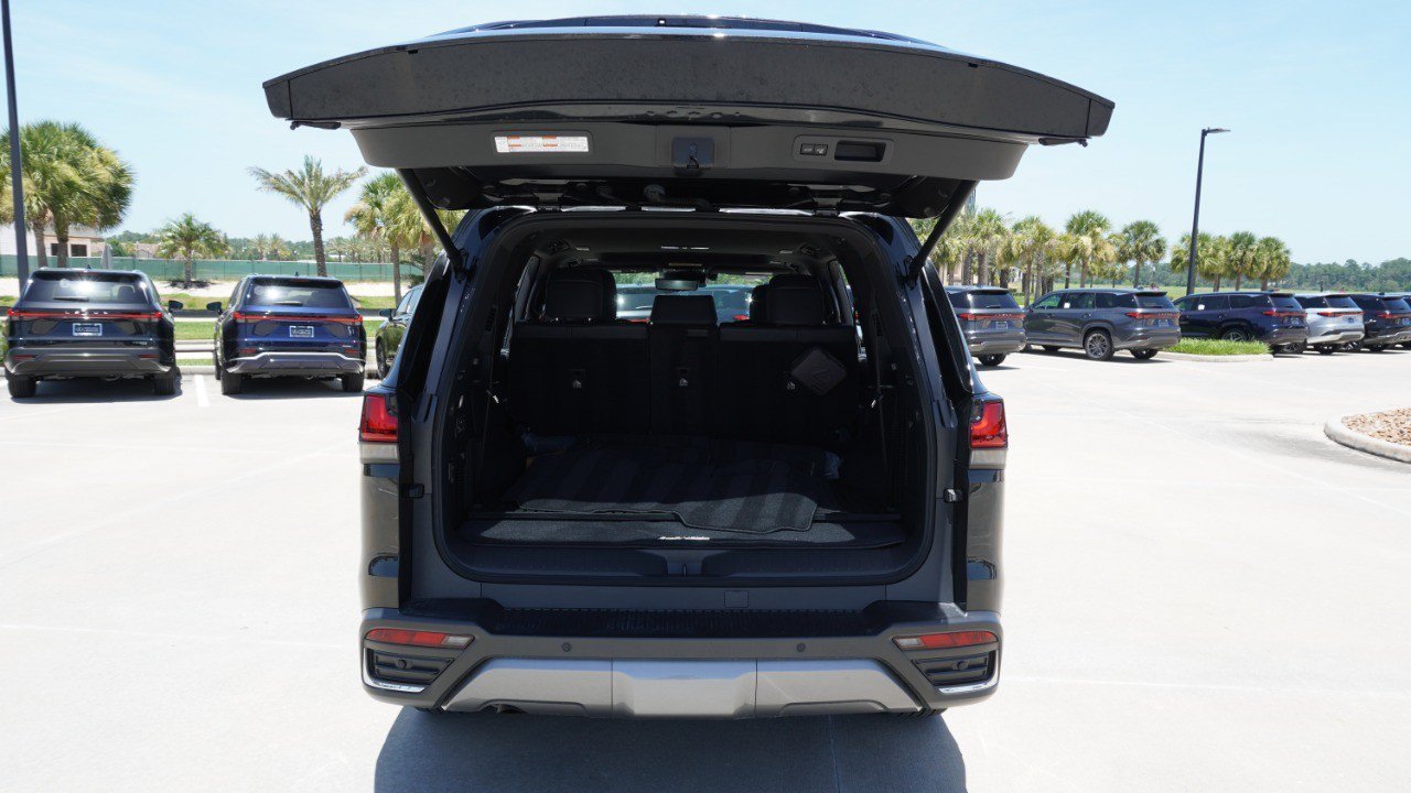 Certified 2026 Lexus LX 600 4WD w/ Accessory Package (Z1) image 39