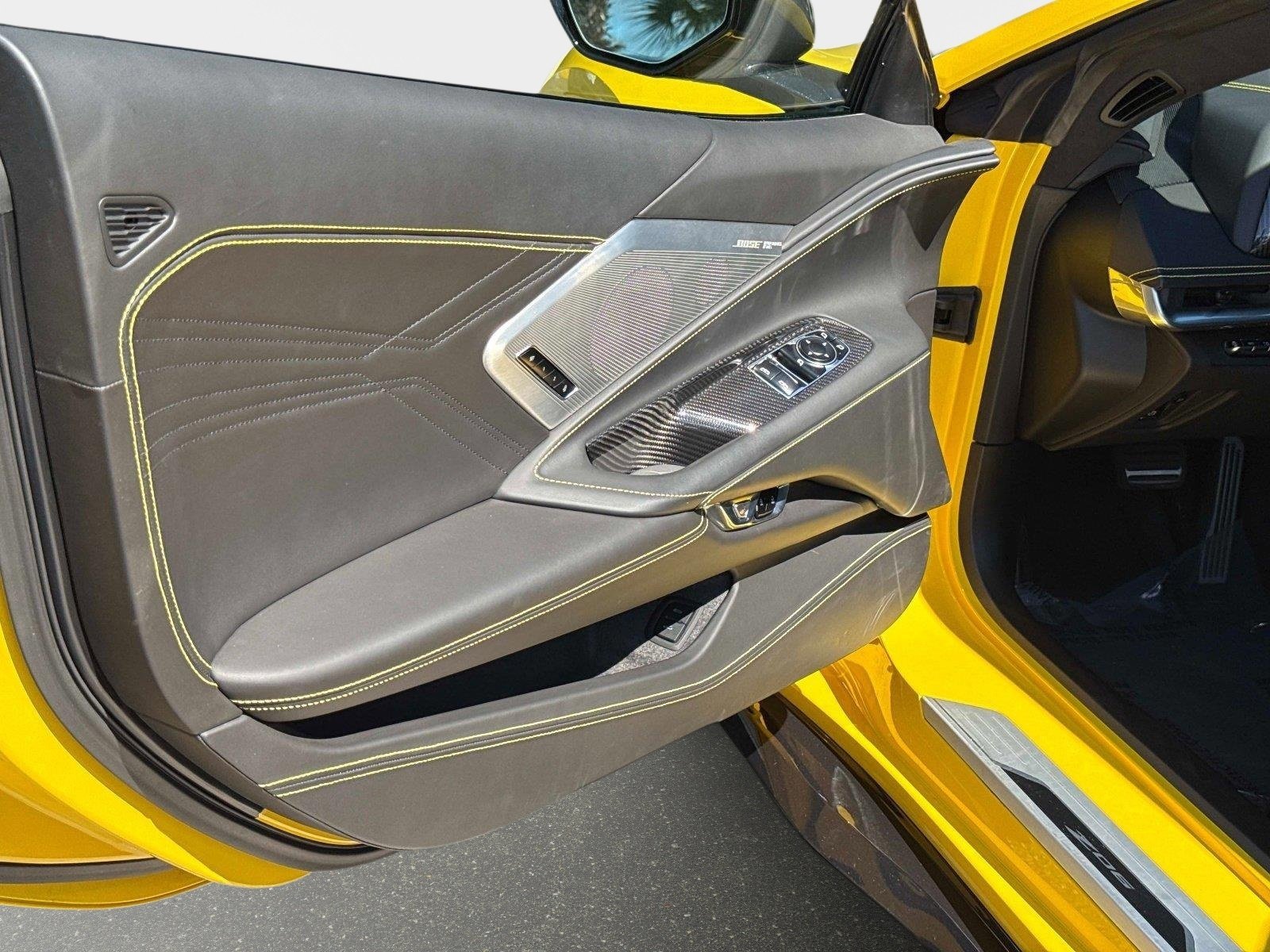 Used 2025 Chevrolet Corvette Z06 RWD image 29