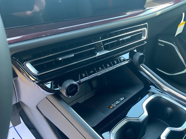 New 2026 Chevrolet Traverse RS image 13