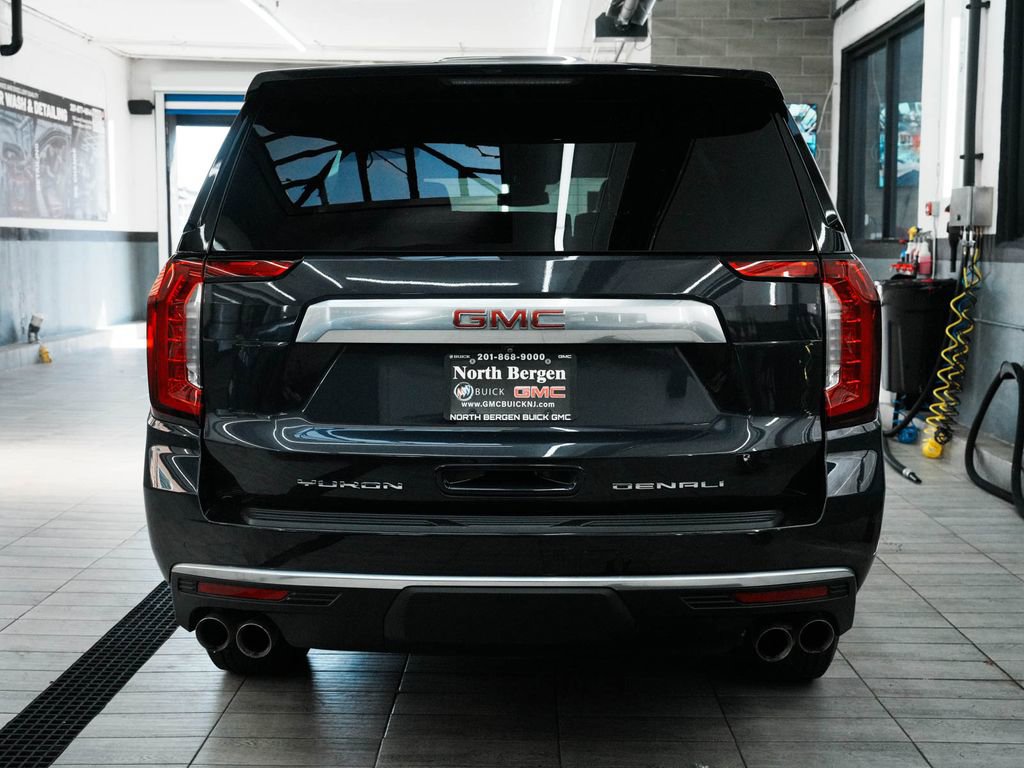 Used 2023 GMC Yukon Denali AWD/4WD image 7