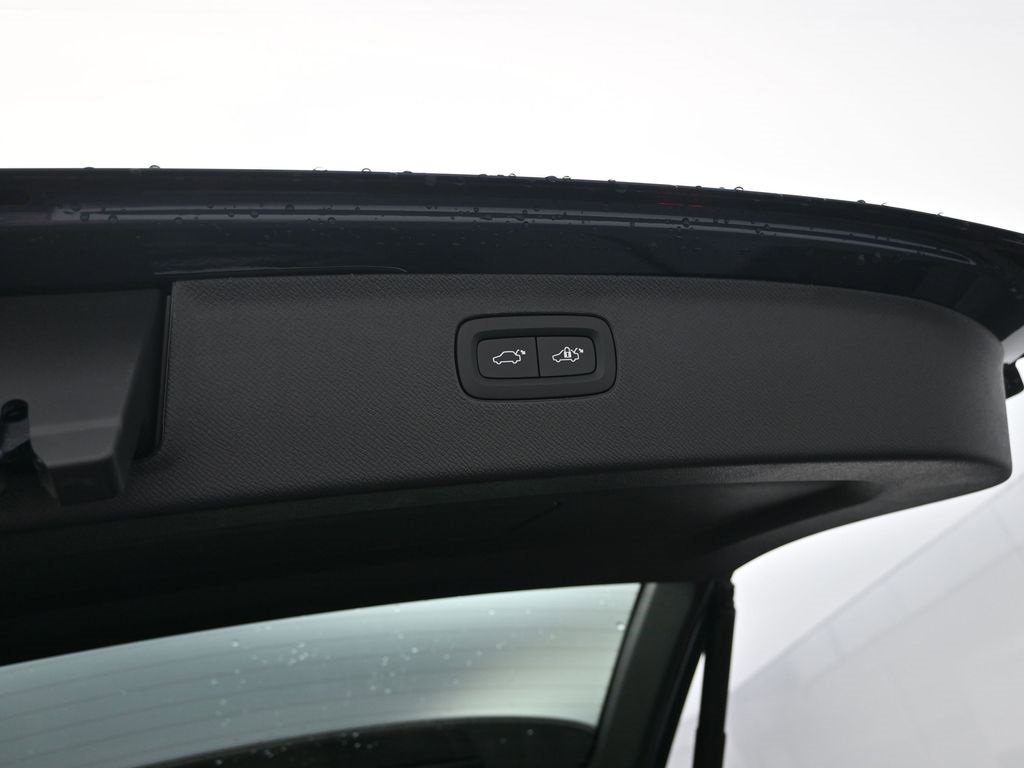 New 2026 Volvo XC90 B6 Plus w/ Protection Package Premier image 34